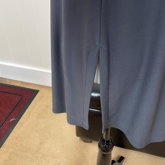 Sympli Go to Classic Tunic long sleeve. Charcoal - Picture 6 of 13